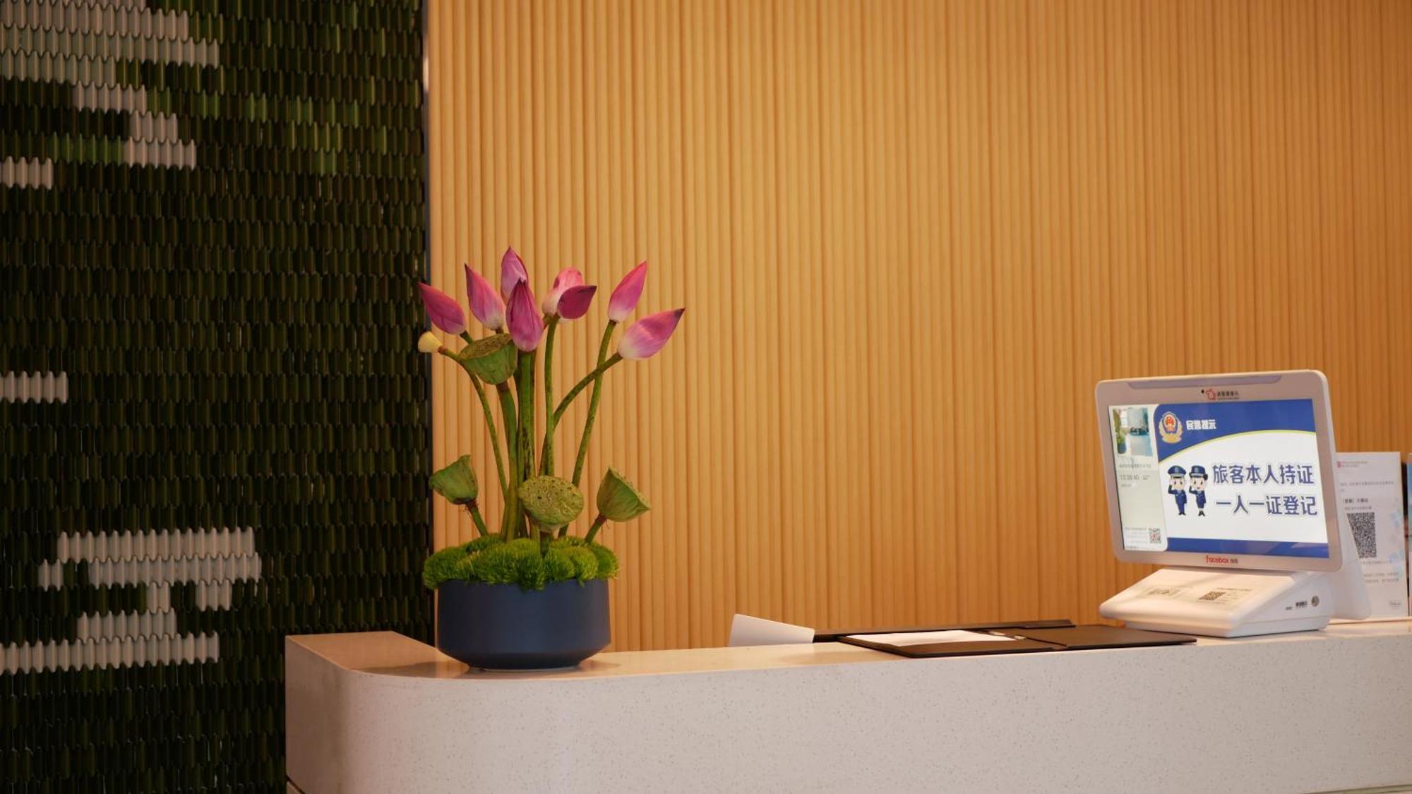 Hilton Garden Inn Shenzhen Airport,Enjoy 24-Hour One Way Free Delivery From Hotel To Shenzhen Baoan Airport On The Hour Extérieur photo