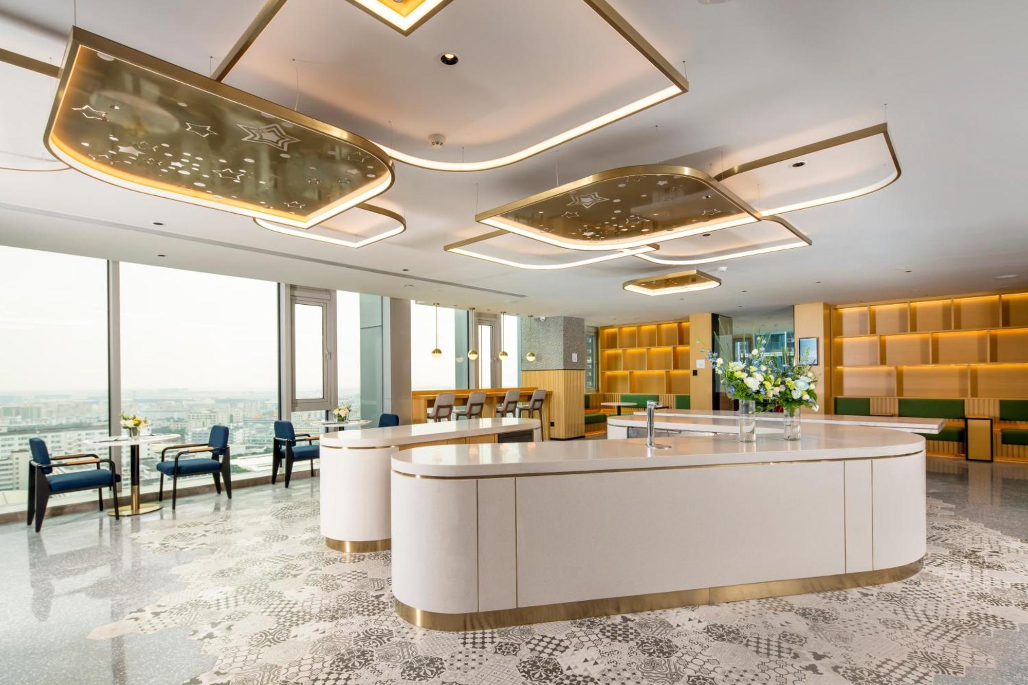 Hilton Garden Inn Shenzhen Airport,Enjoy 24-Hour One Way Free Delivery From Hotel To Shenzhen Baoan Airport On The Hour Extérieur photo