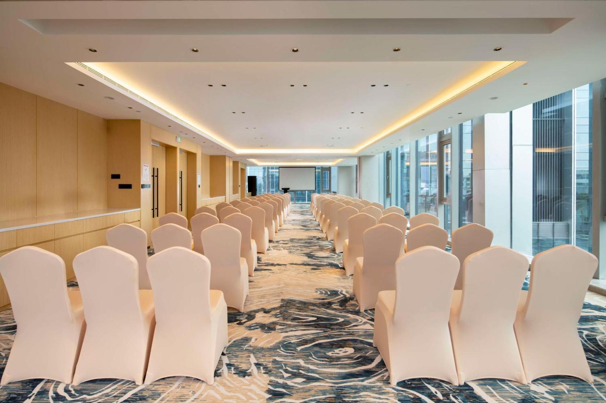 Hilton Garden Inn Shenzhen Airport,Enjoy 24-Hour One Way Free Delivery From Hotel To Shenzhen Baoan Airport On The Hour Extérieur photo